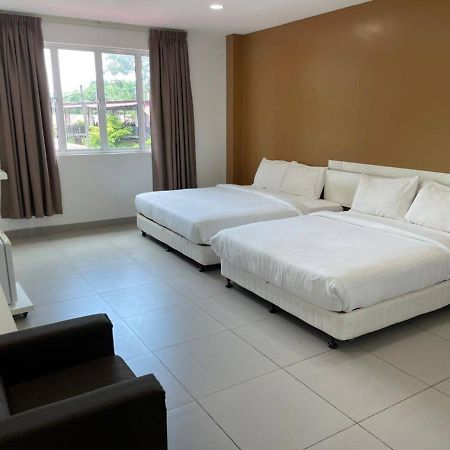 Melati Tanjong Beach Resort Pantai Cenang  Luaran gambar